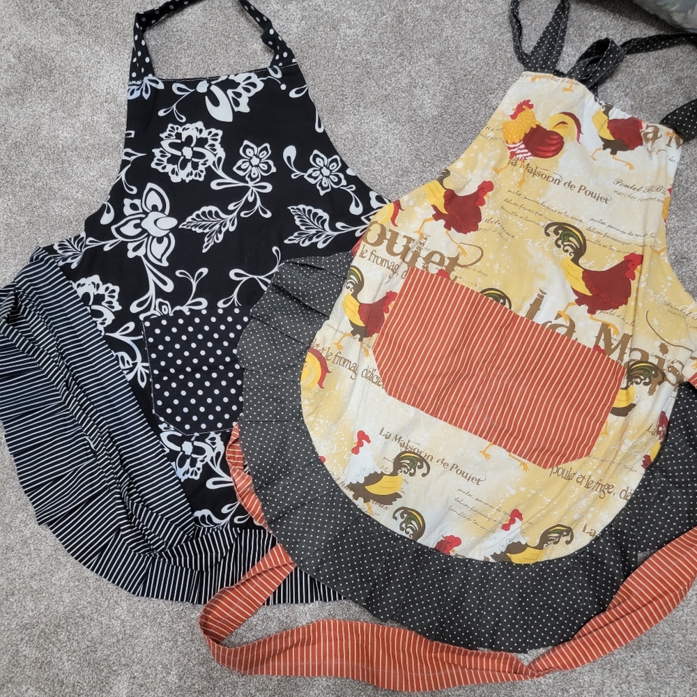 2 Flirty Aprons